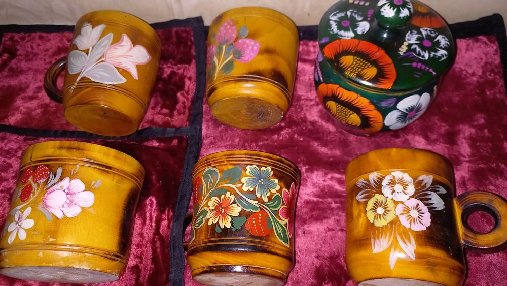 Продаю деревянные кружки и сахарницу.