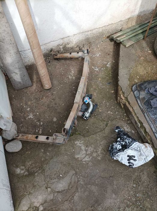 Теглич Ауди 80 .