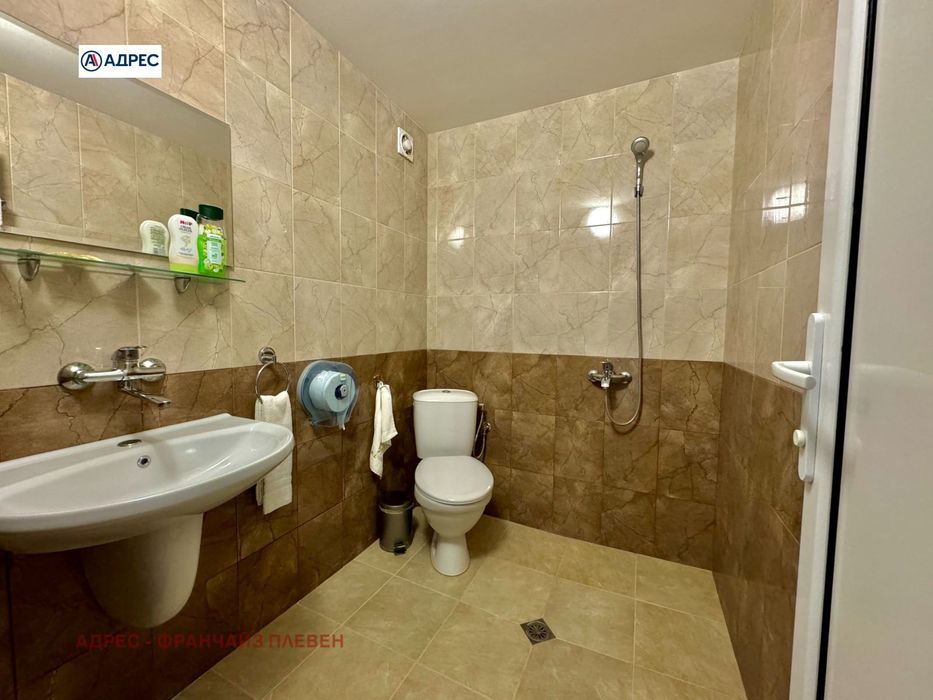 Продава се Хотел в с. Типченица, Област Враца - 1300 кв.м за 847 €/кв.м - Снимка #6