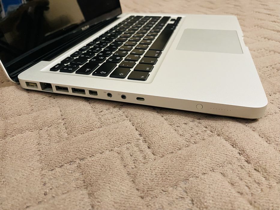 MacBook pro 4/256gb