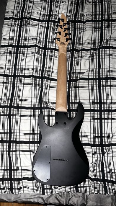 8 струнна китара Jackson