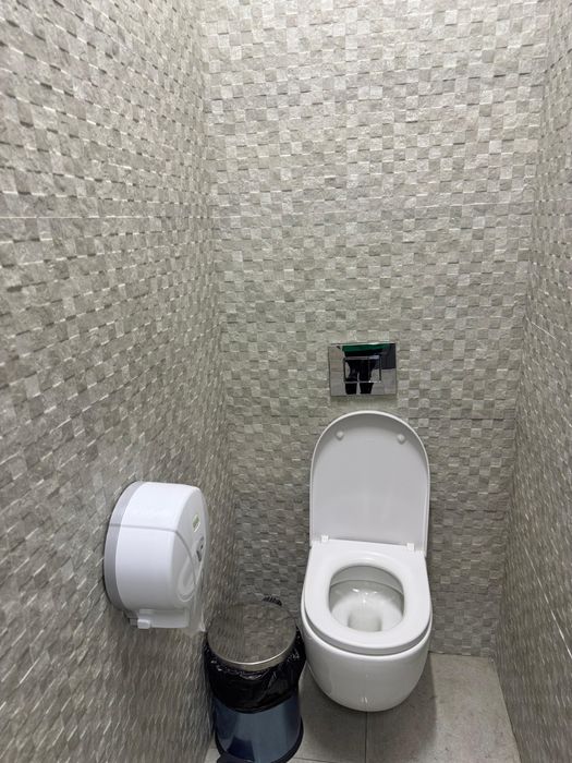 Продам унитазы, раковины, зеркала