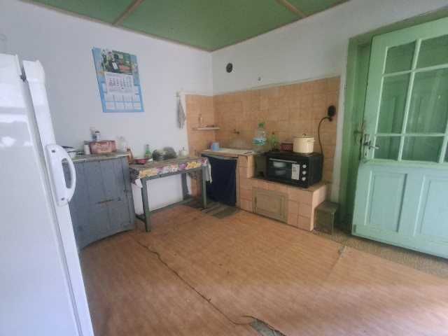 Две съседни къщи, село Светлен