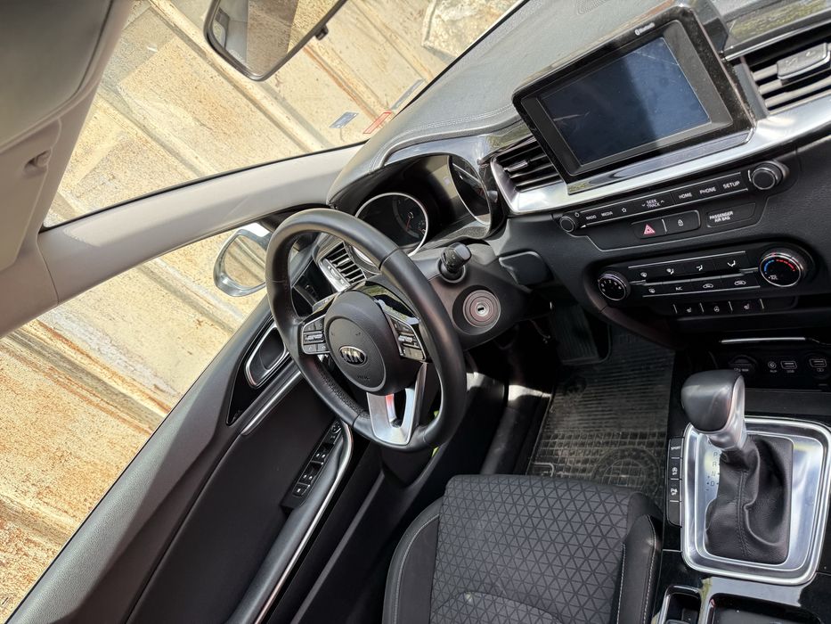 KIA CEED SW 2019 г. Дизел 136к. Автоматик.