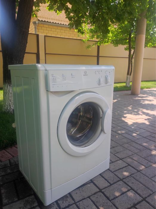 Стиральная машина indesit