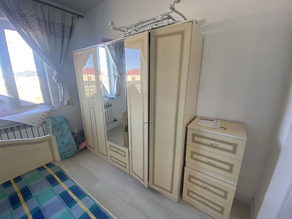 Спальний гарнитур состояние б/у