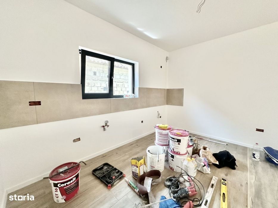 Duplex modern pe parter in Albina – 3 camere, 2 bai si teren generos