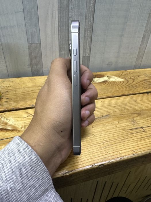 Iphone 16 pro White