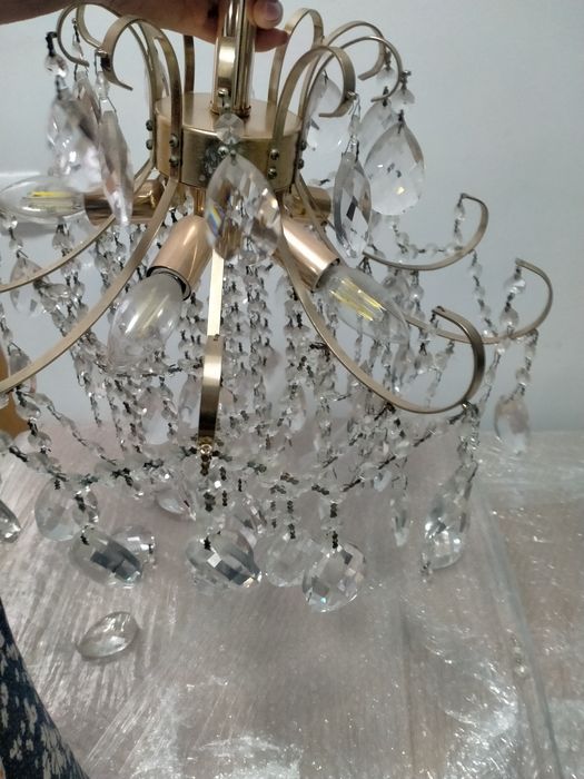 Продам люстры не дорого