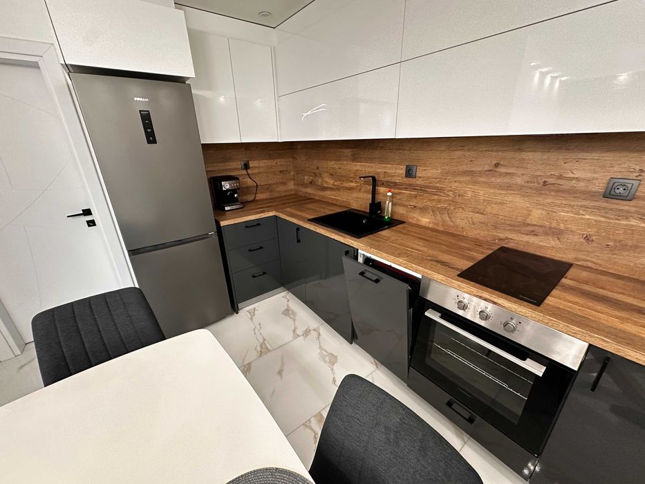 Продава се Тристаен апартамент в Пловдив, Кършияка - 91 кв.м за 2143 €/кв.м - Снимка #2