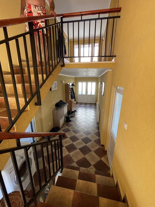 Casa de vanzare complet mobilata