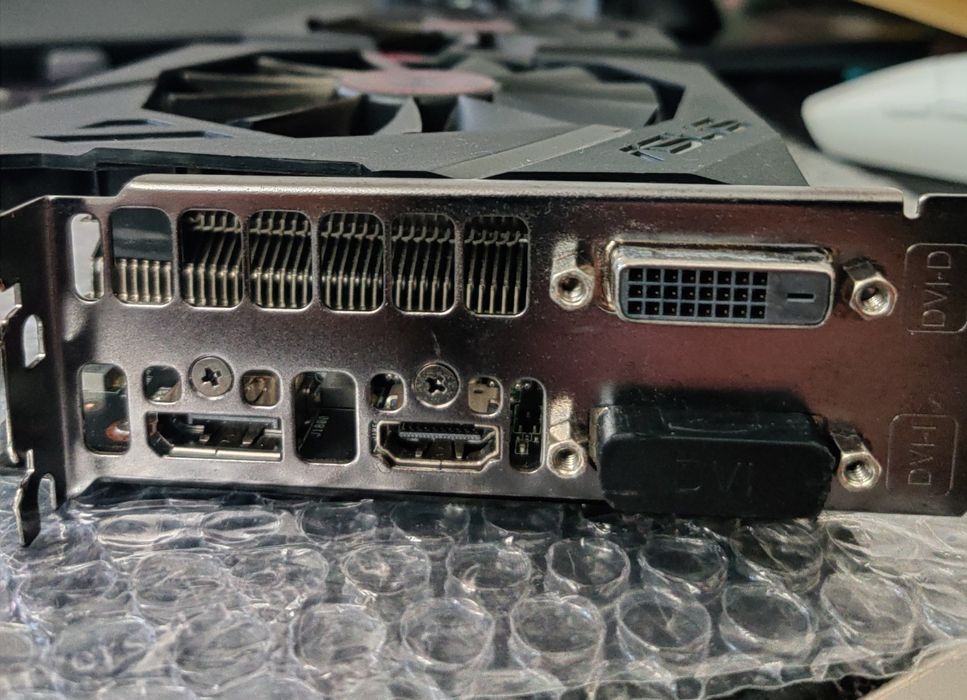 Placă video R9 380x Asus strix Direct CU II