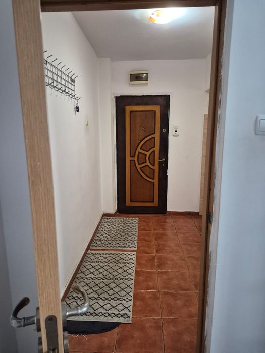 Inchiriez apartament 2 camere