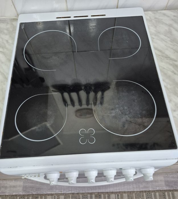 Электроплита Ariston