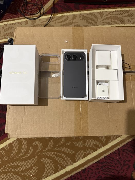 Honor 500 Xitoydan kelgan 4kun ishlagan 8000Mach batareyk rus tili bor