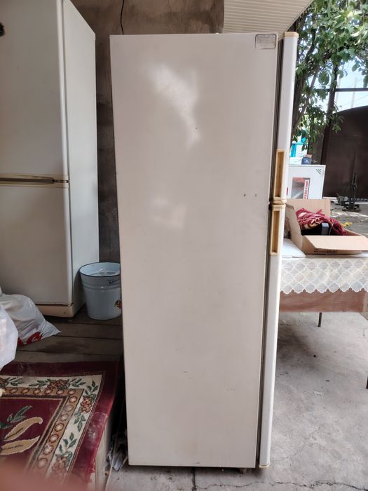 Холодильник для дома в рабочем состоянии