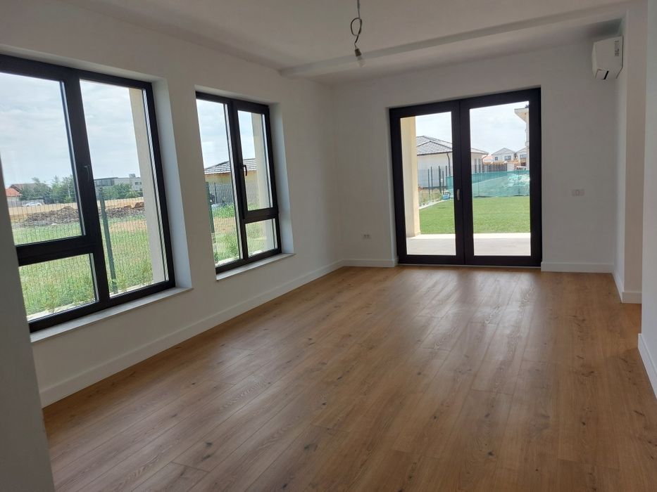 Proprietar vând Duplex 5 camere în Dumbrăvița strada  Schubert