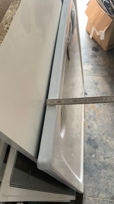 Vând câdite duș,sifoane duș și bandâ perimetralâ pt. hidroizolație duș