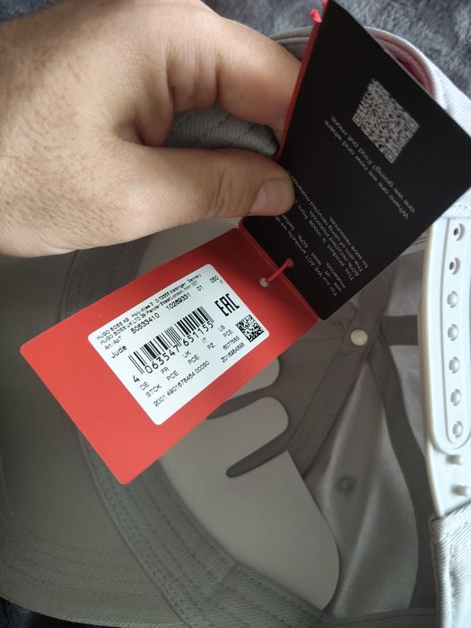 Hugo Jude șapcă unisex gri deschis cu logo brodat marime OS noua originala