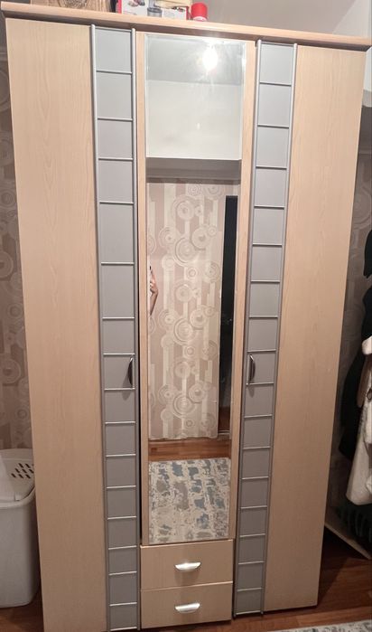 СРОЧНО продаётся шкаф.