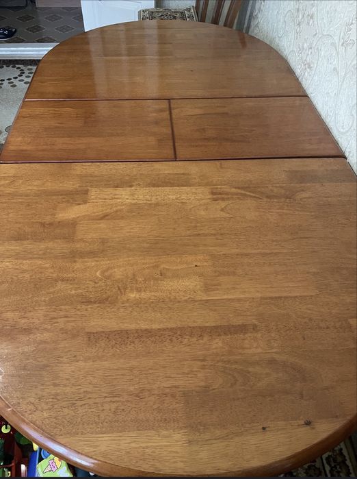 Продам деревяный стол