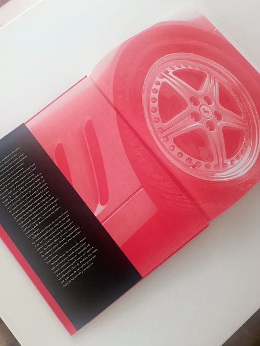 Колекционерска книга Ferrari – The Ultimate History (Пълната история)