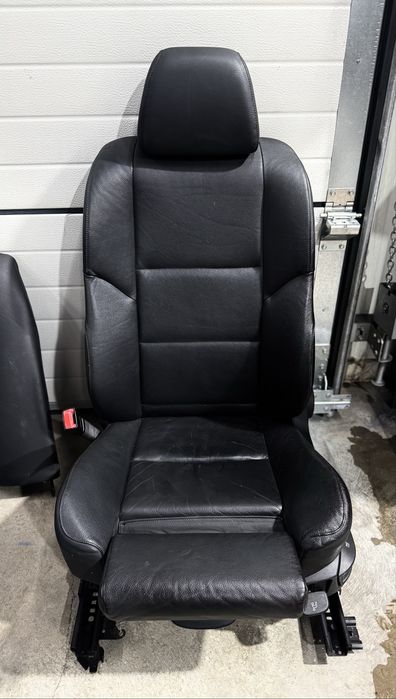 Перфектен черен кожен рекаро салон за бмв Е61 (комби)