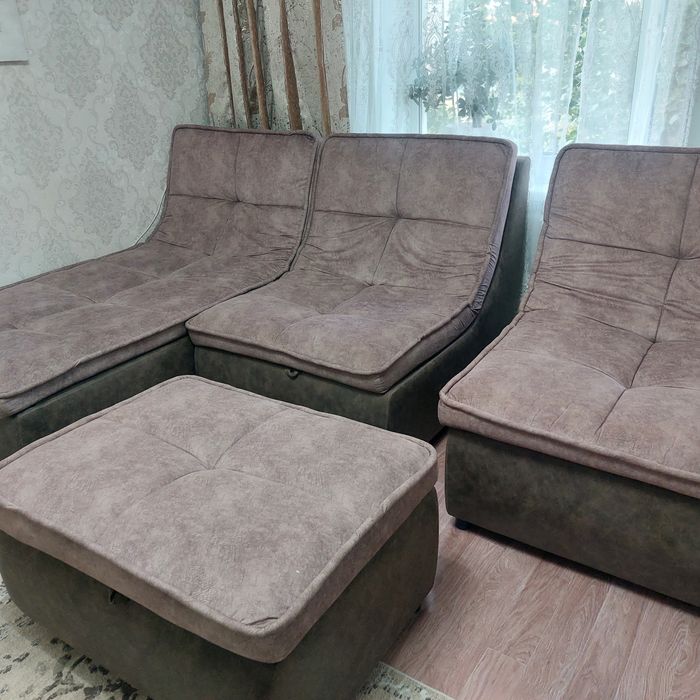 Продам диван б/у. 3 метра. 200 000 тысяч