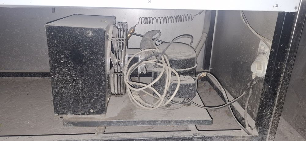 Холодильник состояние почти новый