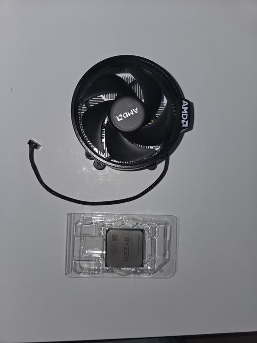 AMD Ryzen 5 5600G + Cooler Wraith Stealth - Placă Video Integrată