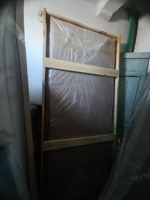 Продам новый дверь с зеркалом