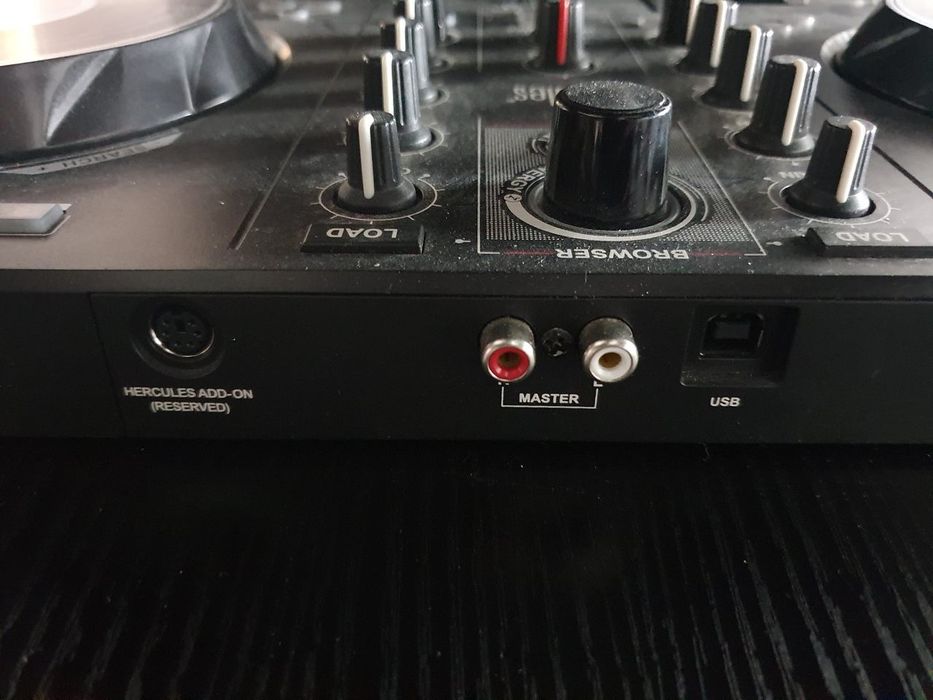 Vand consola DJ Hercules inpulse 300