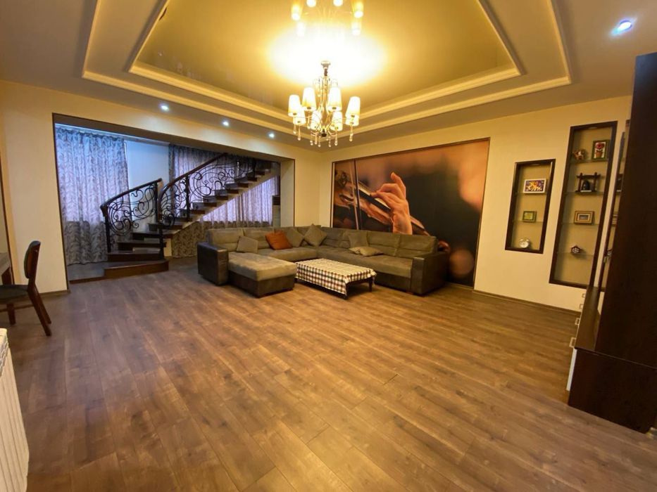 Мирабадский район. Улица Нукус. 4х комнатная