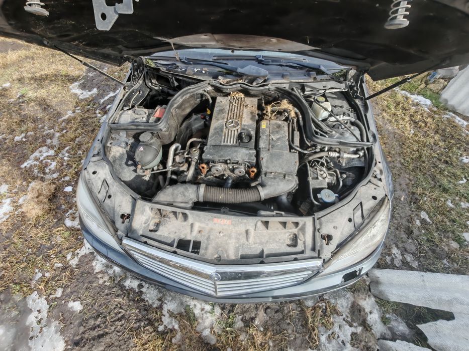 Vând Mercedes c180 benzina