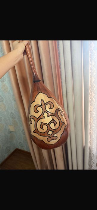 продам домбыру новую