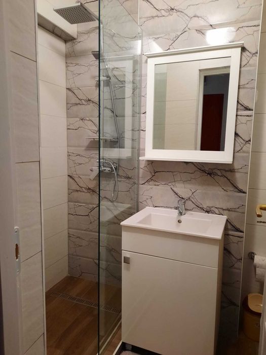 Închiriez garsonieră