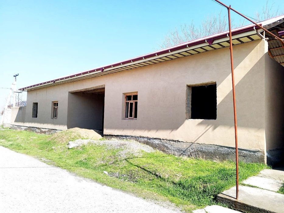 Чархин Посгаи Балхиён маҳалласи ховли сотилади