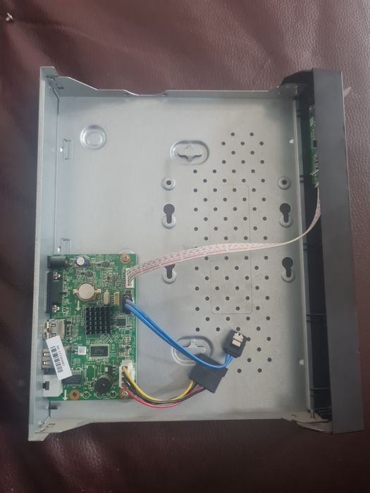 Видеорегистратор HiLook NVR (сетевой) NVR-108MH-D