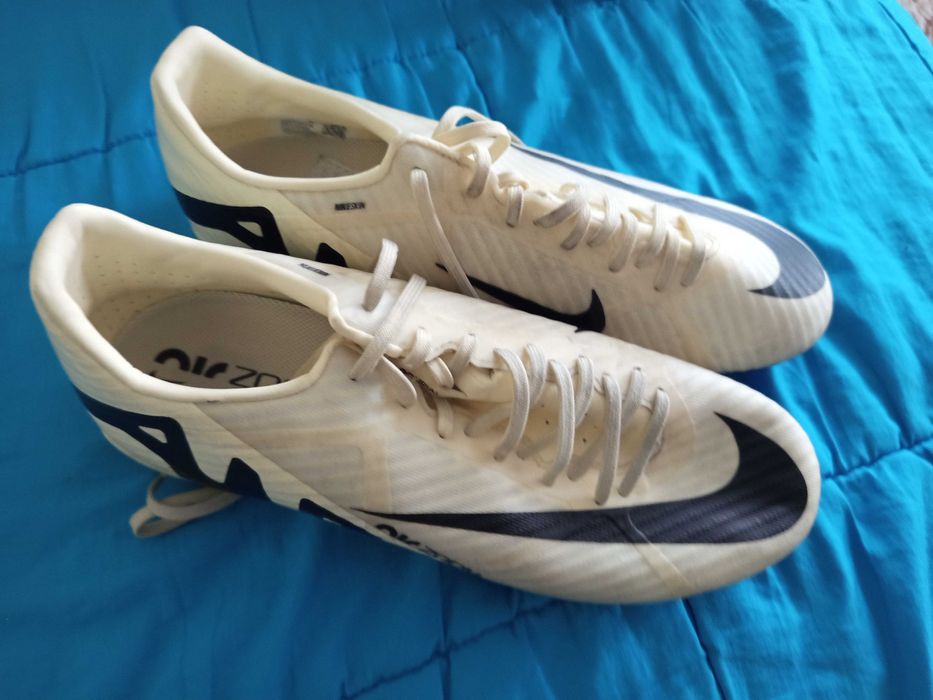 бутонки найк нови