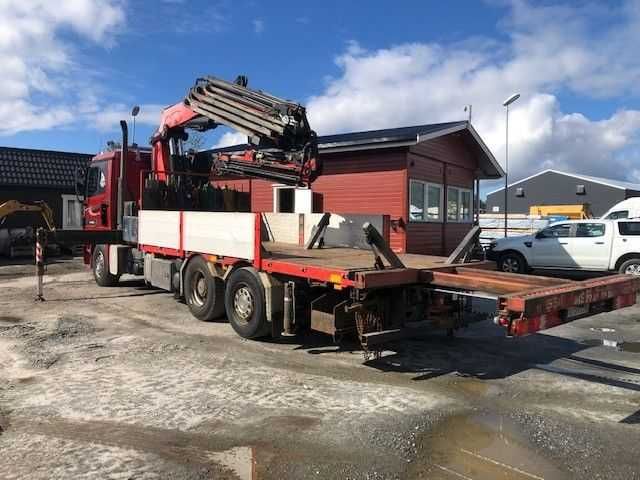 Transport utilaje relocari brasov camion cu macara