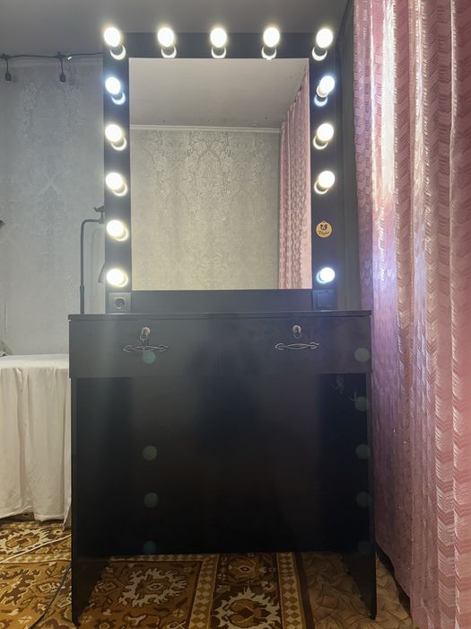 Визажный стол/в салон и для дома