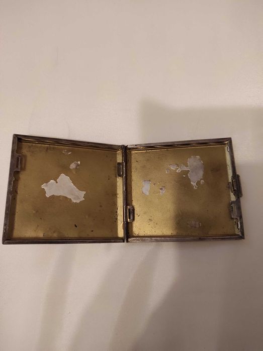 vand tabachera veche metalica