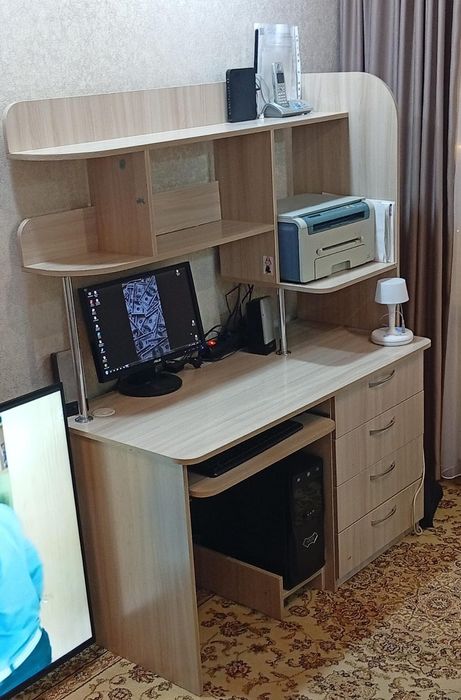 Компьютерный стол