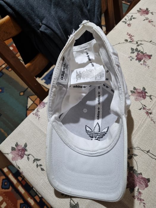 Vând șapcă ADIDAS