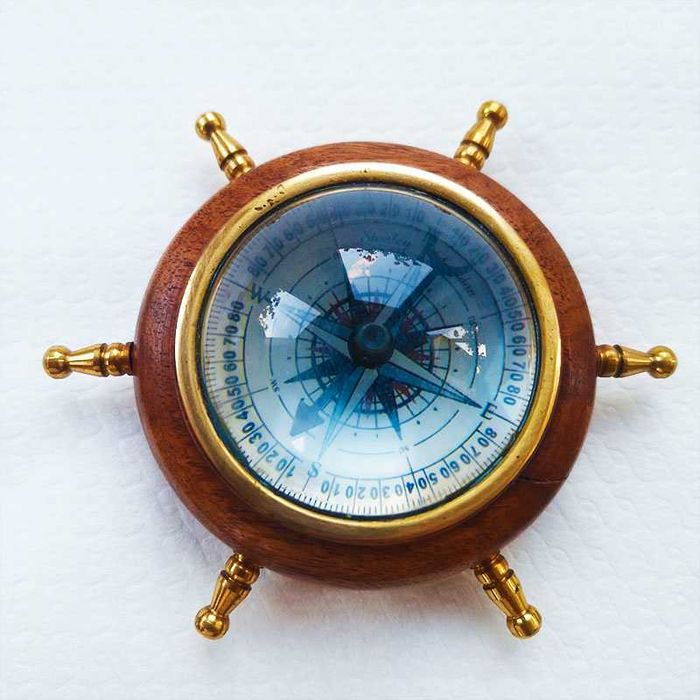 Уникален морски компас с щурвал – бронз, дърво и стъкло