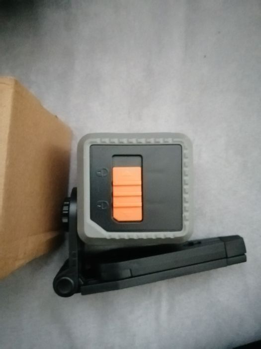 Лазерен нивелир 18W13