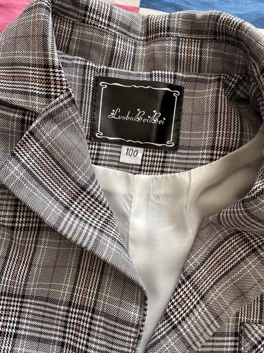 Сет - детски сив кариран костюм със сако , панталони и 2 ризки