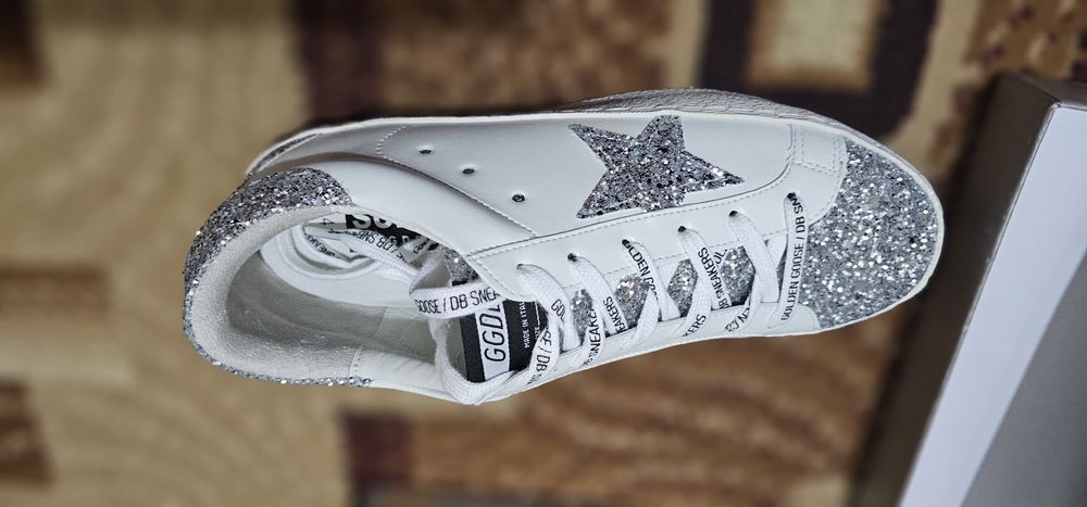 Кроссовка новый трендовый