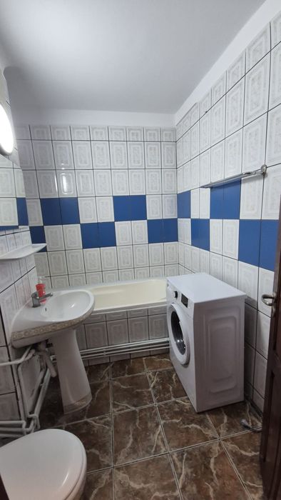 Inchiriez apartament 3 camere