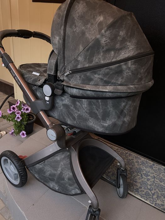 Продам коляску Hot mom